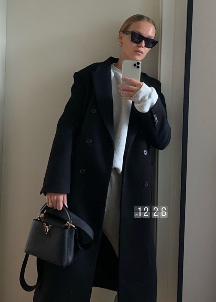 역시 검정 코트는 배신하지 않아유아차에 있던 아기가 사라짐.gif | 인스티즈