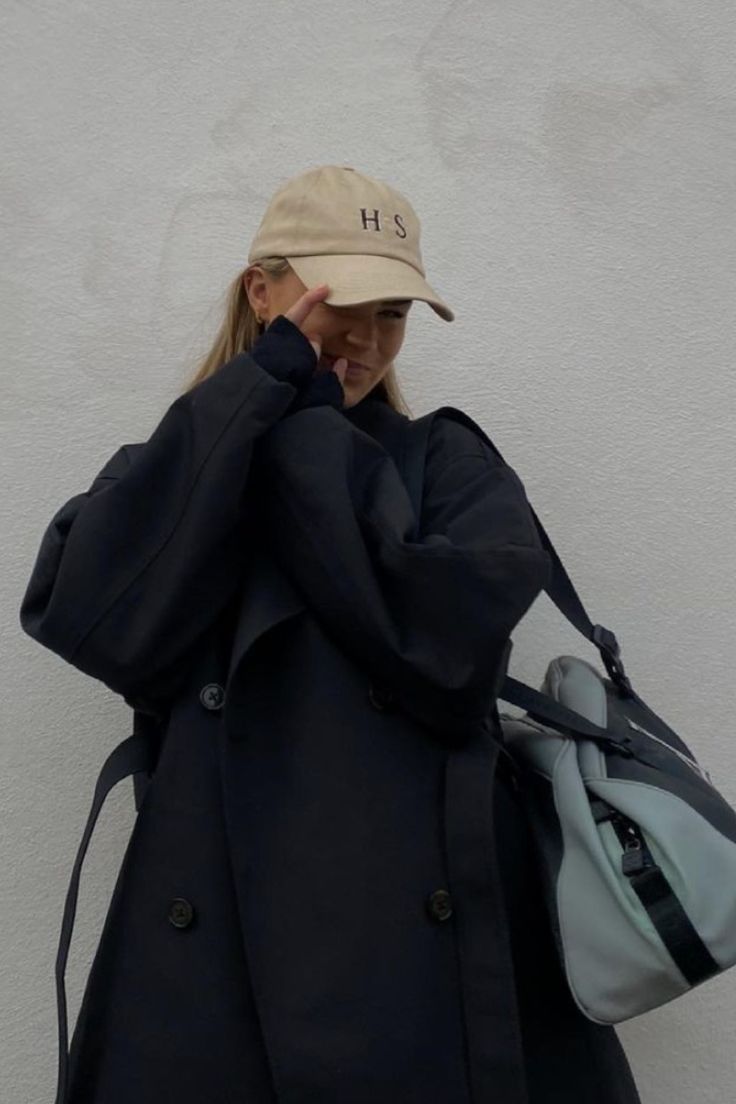 역시 검정 코트는 배신하지 않아유아차에 있던 아기가 사라짐.gif | 인스티즈