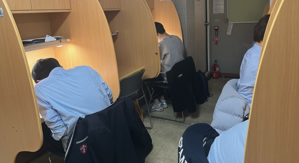 90년대생까지만 안다는 독서실 풍경 | 인스티즈