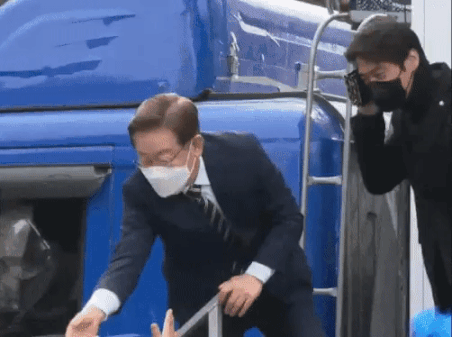 이재명 지키는 한준호 모음 | 인스티즈