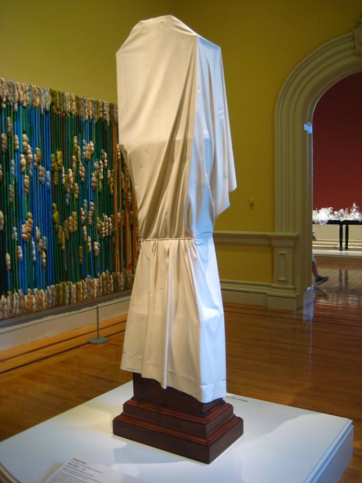 한 미술관에 전시 된 유령시계 | 인스티즈