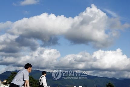 2010년 3~5월 하늘 vs 2024년 요새 하늘 | 인스티즈