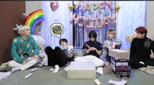 선물이 노트북 이라해서 서로 가지러고 싸운결과 | 인스티즈