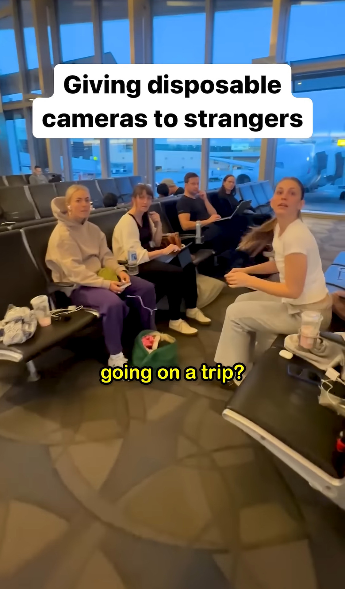 모르는 사람한테 필름카메라 주고 받은 사진들.jpg | 인스티즈