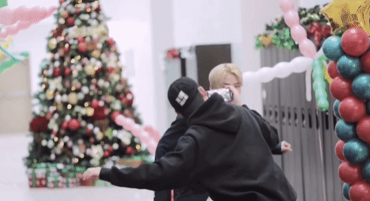 크리스마스 하이틴 컨셉 끝판왕이라는 아이돌 뮤비 | 인스티즈