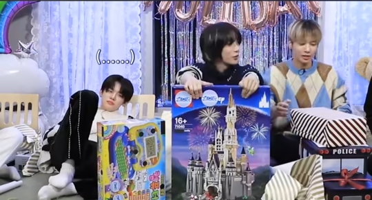 선물이 노트북 이라해서 서로 가지러고 싸운결과 | 인스티즈