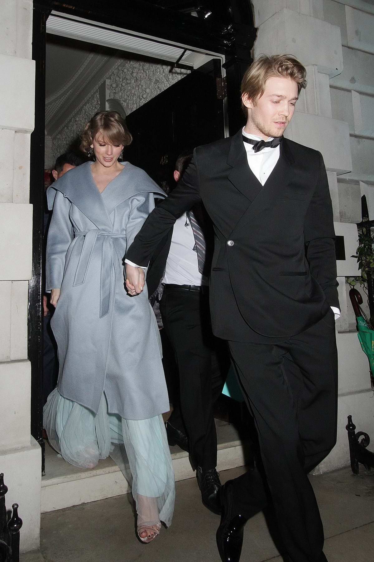 코트는 역시 비싼 게 짱이구나...하고 느낀 사진 | 인스티즈