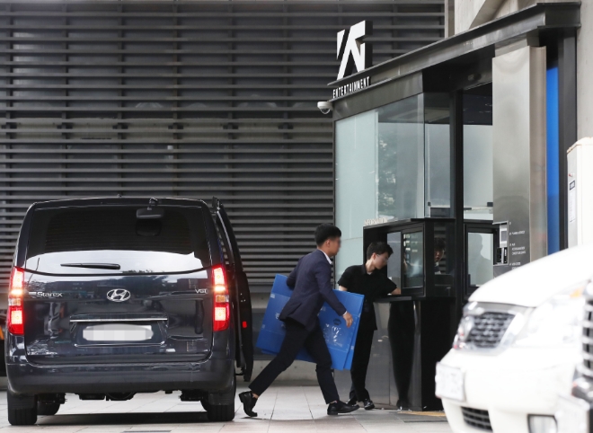 버닝썬 사건 이후 YG와 재계약 하지 않은 연예인들과 재계약한 연예인들 | 인스티즈