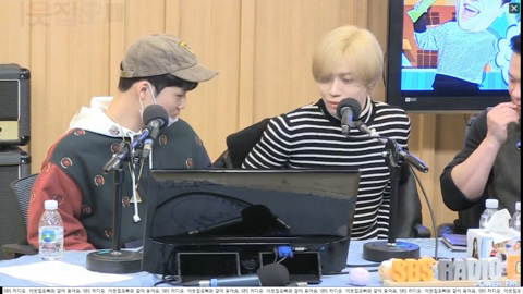 라디오에서 눈하나 깜빡않고 거짓말하는 샤이니 태민 | 인스티즈