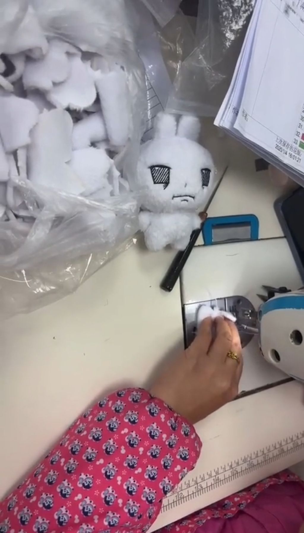 진짜 기 겁내 세보이는 인형 | 인스티즈