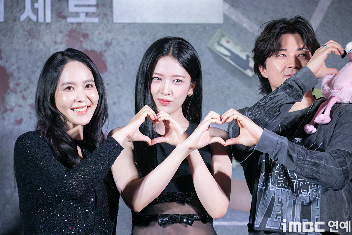 오늘자 넷플릭스 크라임씬 제로 제작발표회 전체 출연진 기사사진.jpg | 인스티즈