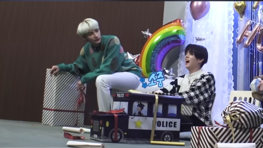 선물이 노트북 이라해서 서로 가지러고 싸운결과 | 인스티즈