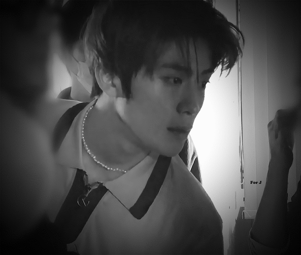 냉미남인지 온미남인지 의견 엄청 갈리는듯한 아이돌.jpg | 인스티즈