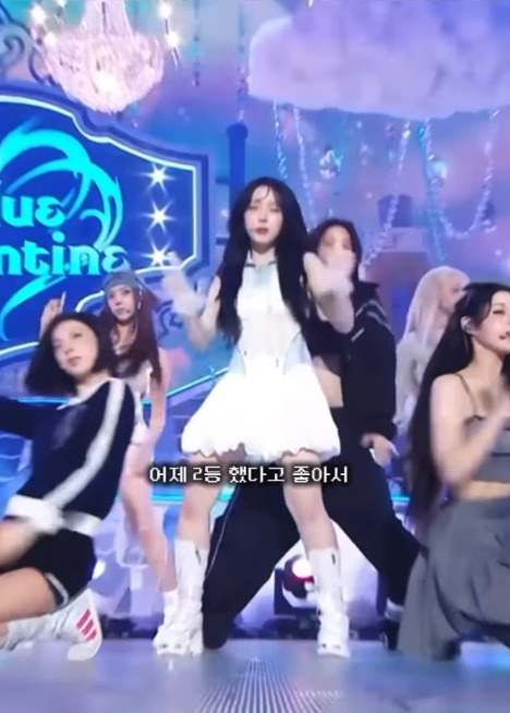 멜론 1위 처음 해봤다는 블루발렌타인 작사가 | 인스티즈