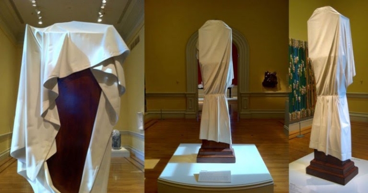 한 미술관에 전시 된 유령시계 | 인스티즈