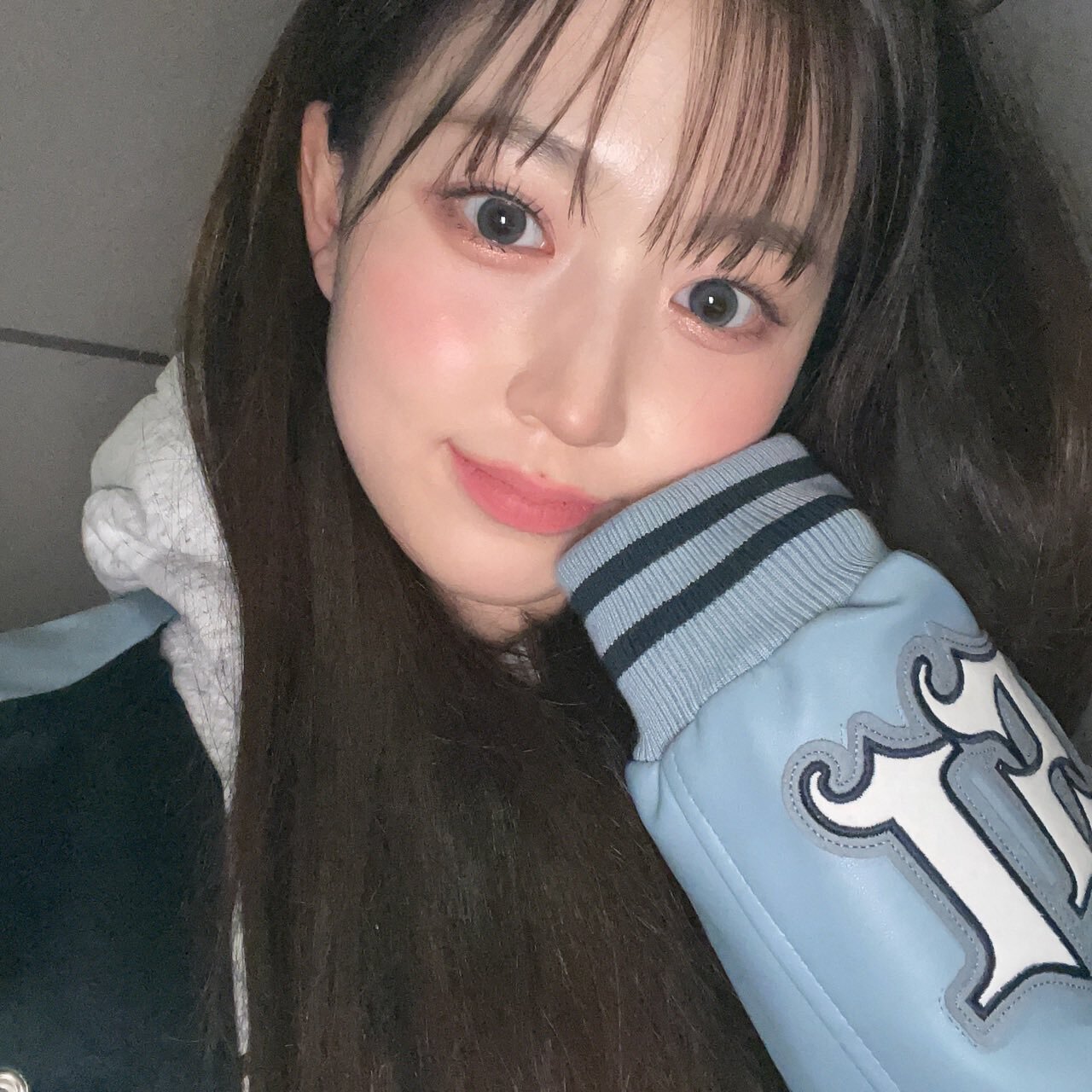 대학생 컨셉 해주려고 친구에게 자문 구한 아이돌 | 인스티즈