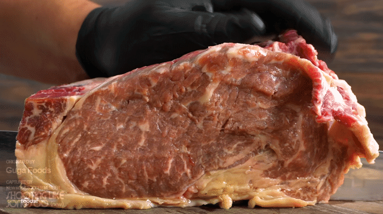 들기름과 참기름에 숙성시켜 구운 스테이크.gif | 인스티즈