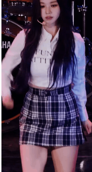 주말에 보면 더욱 좋은 카리나.gif | 인스티즈