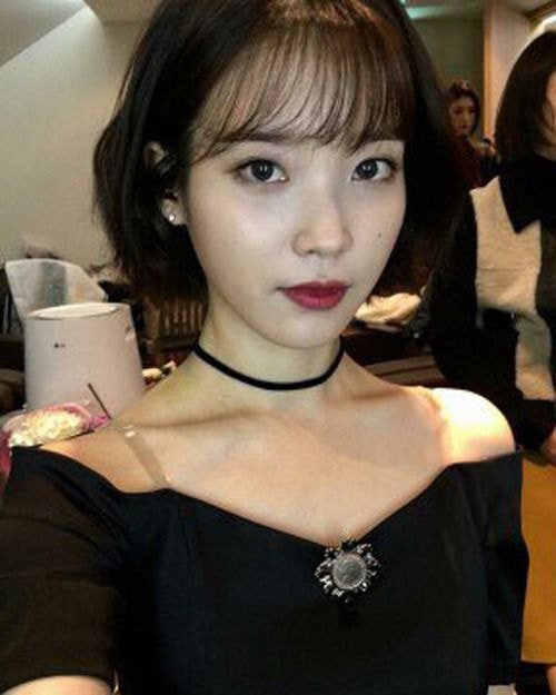 아이유 팬들 사이에서 끊임없이 일어나는 논쟁 | 인스티즈