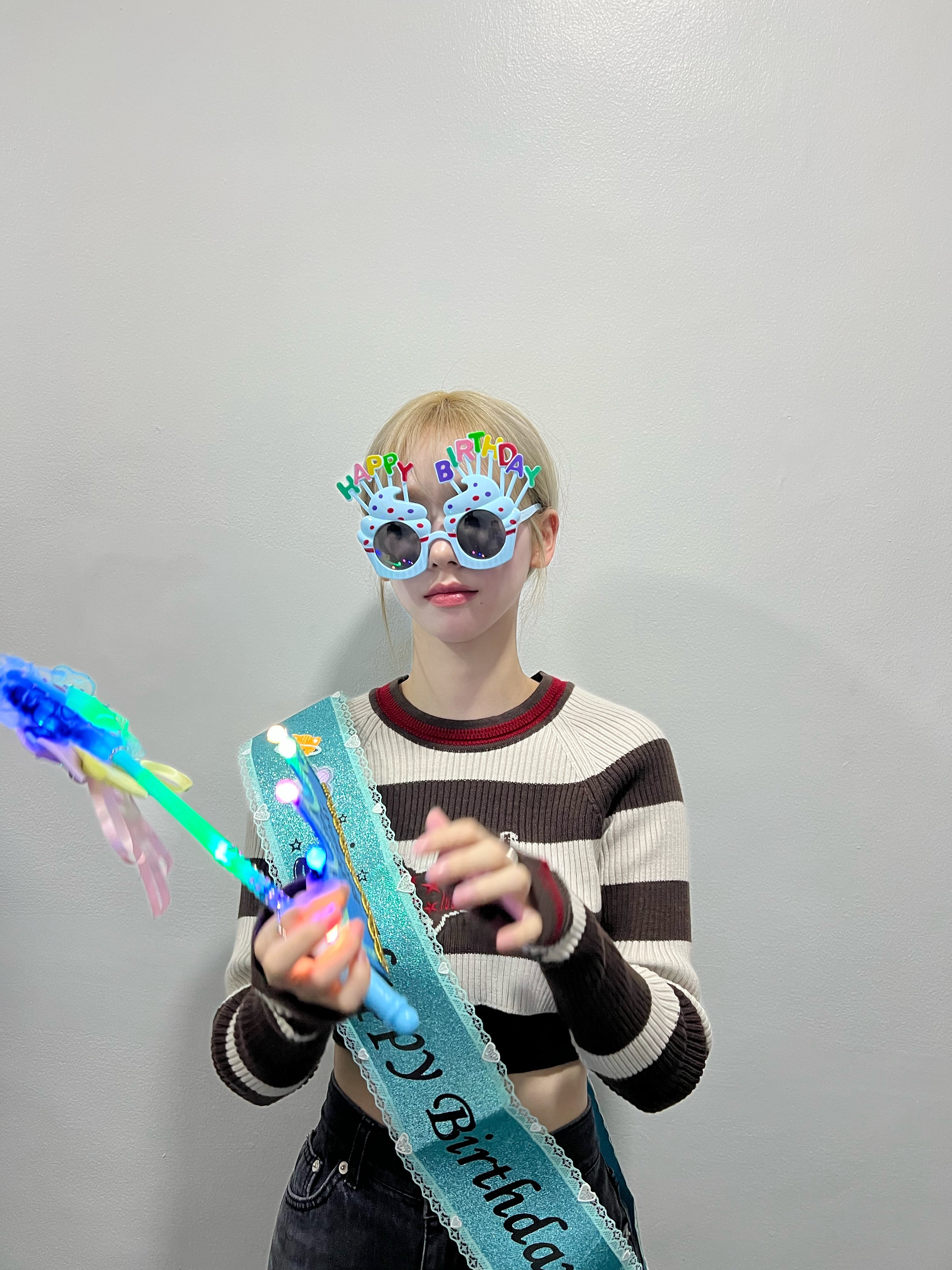 오늘자 에스파 공식인스타 생일케익 받은 카리나.jpg | 인스티즈