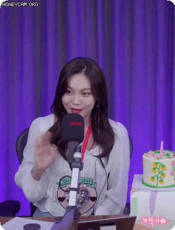 네이버나우 어벤걸스 보이는 오디오 여자친구 엄지.gif | 인스티즈