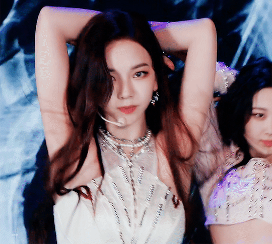 주말에 보면 더욱 좋은 카리나.gif | 인스티즈