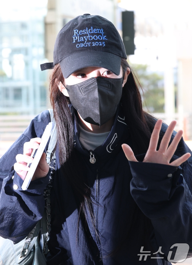 고윤정 공항 출입국.jpg | 인스티즈