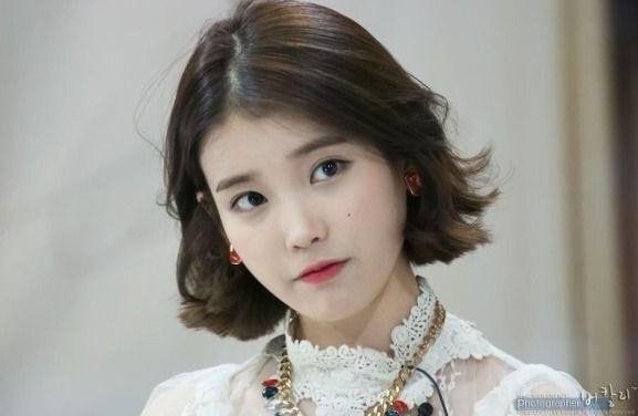 아이유 팬들 사이에서 끊임없이 일어나는 논쟁 | 인스티즈