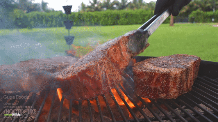 들기름과 참기름에 숙성시켜 구운 스테이크.gif | 인스티즈