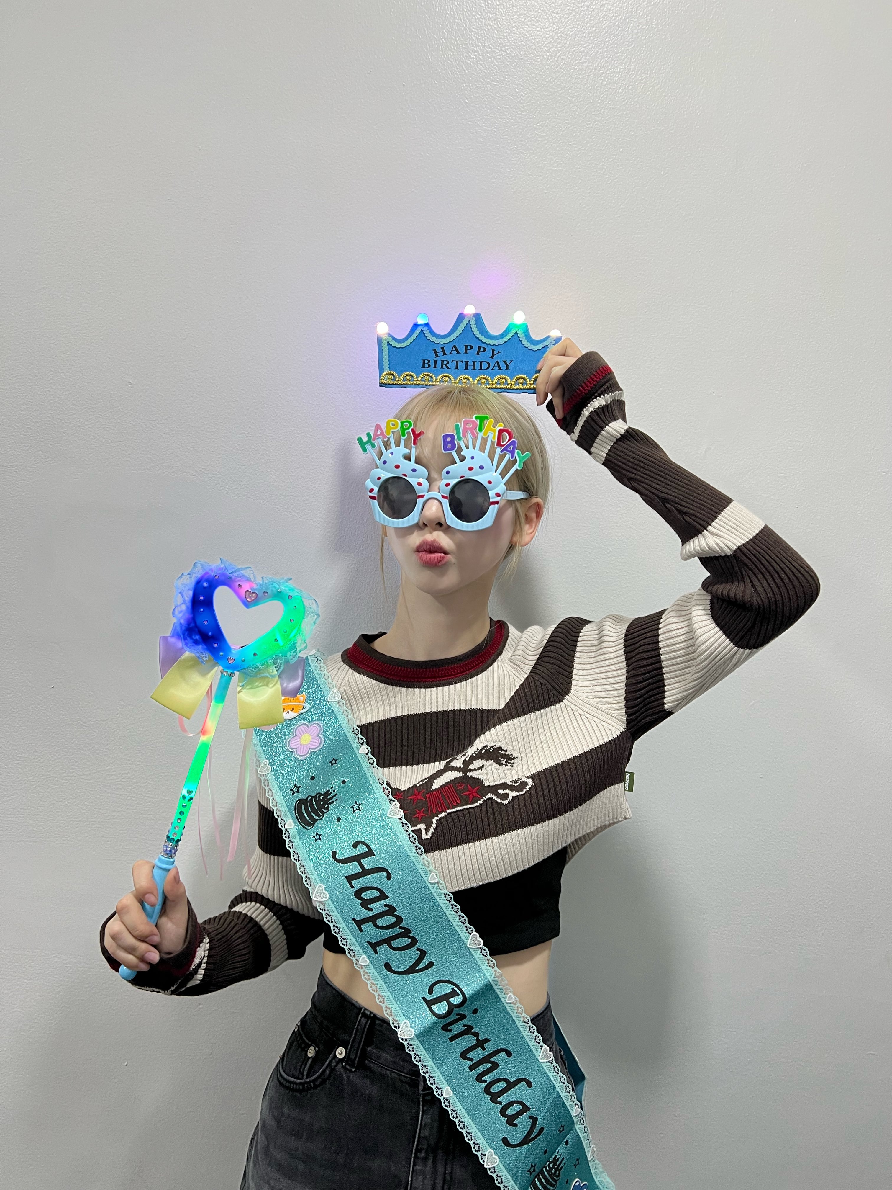 오늘자 에스파 공식인스타 생일케익 받은 카리나.jpg | 인스티즈