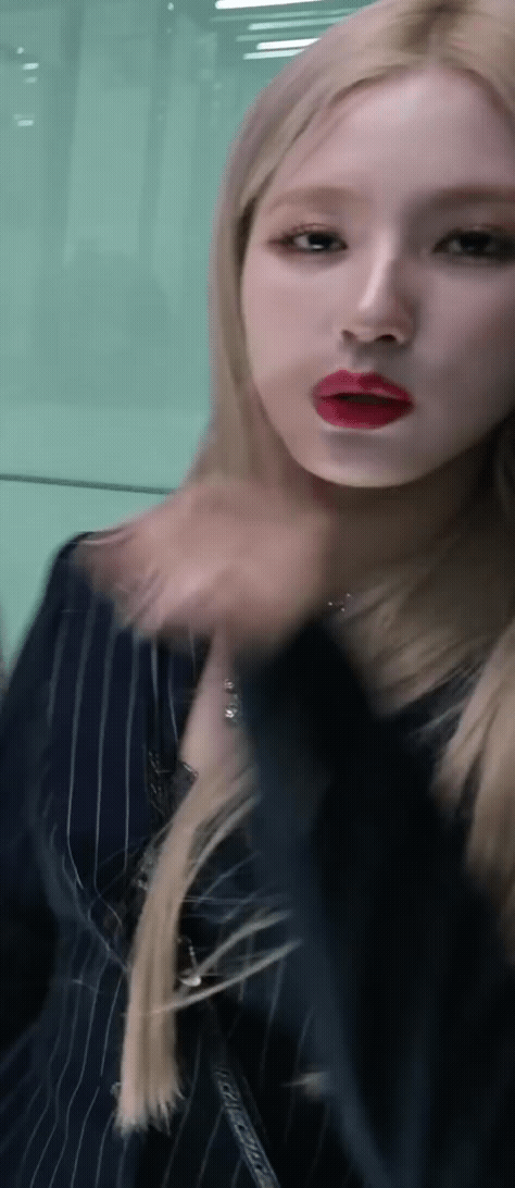 가터벨트 (여자)아이들 미연.gif | 인스티즈