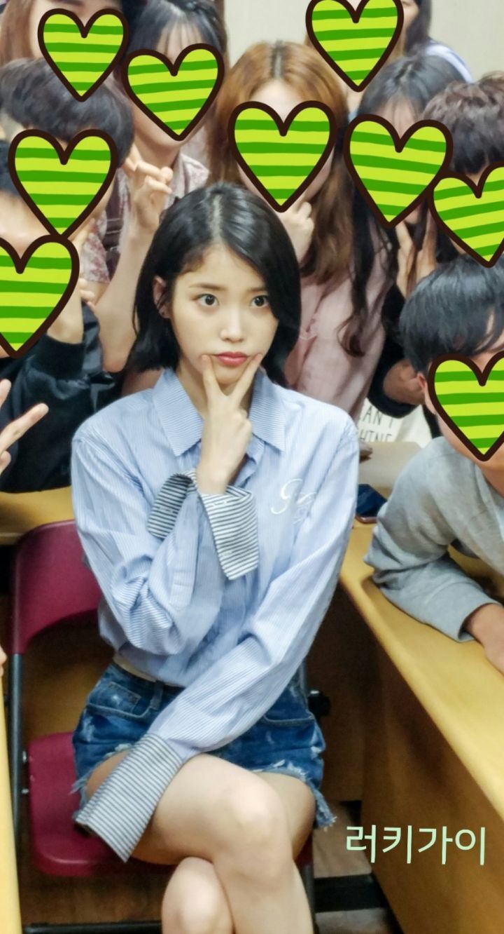 대학생같은 아이유.jpgif | 인스티즈