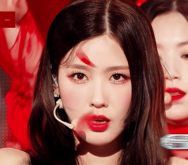 화려하게 예쁜 여자 아이돌 걸그룹 멤버들 .gif | 인스티즈