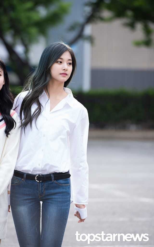 쯔위 이미지
