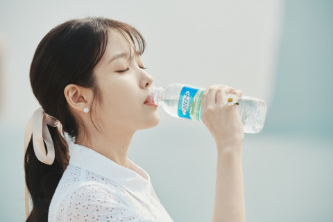 24시간동안 물 안 마시면 1000만원 한다 VS 안 한다 | 인스티즈