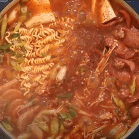 이 시간에 딱 좋은 부대찌개.gif | 인스티즈