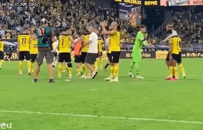 팬서비스 제대로 해주는 노르웨이 청년.GIF | 인스티즈