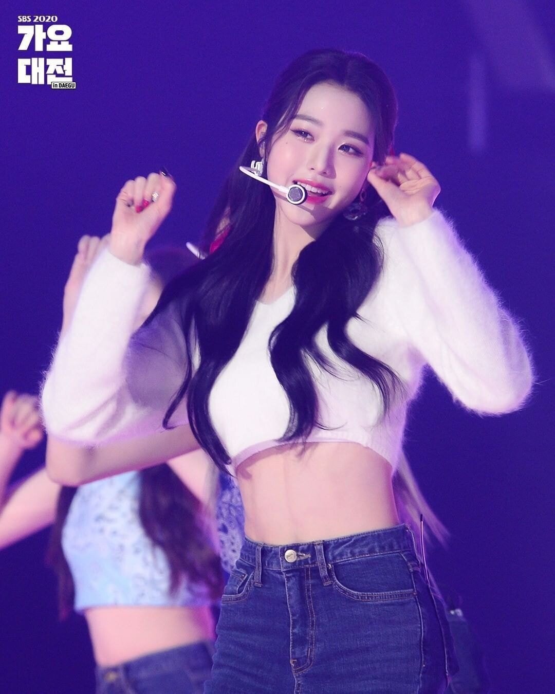 장원영 복근 ㄷㄷㄷ.jpgif | 인스티즈