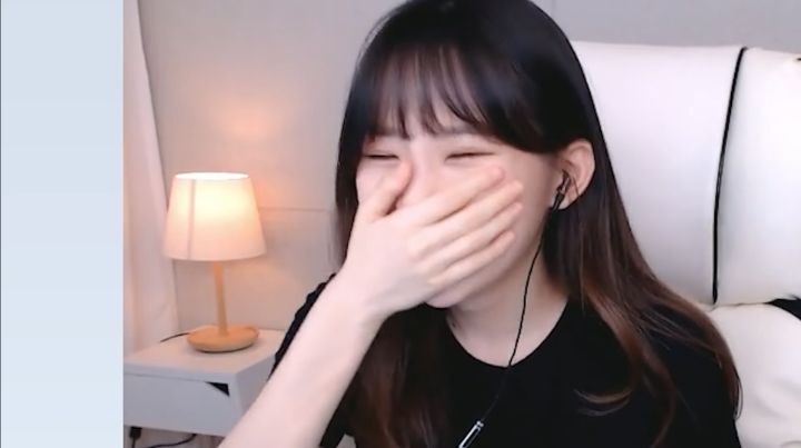 하다하다 바탕화면까지 파는 스트리머 우정잉.jpg | 인스티즈