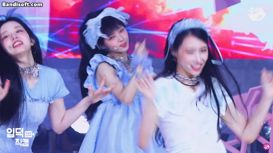 갓데뷔한 아일릿 공주 의상 찰떡인 멤버.gif | 인스티즈