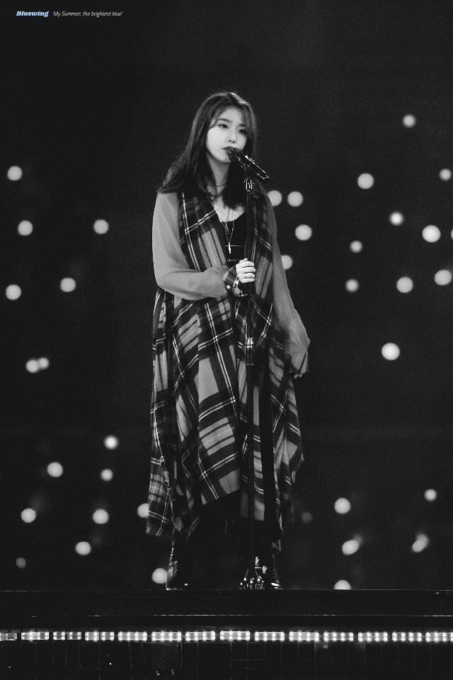 흑백 아이유.jpg | 인스티즈