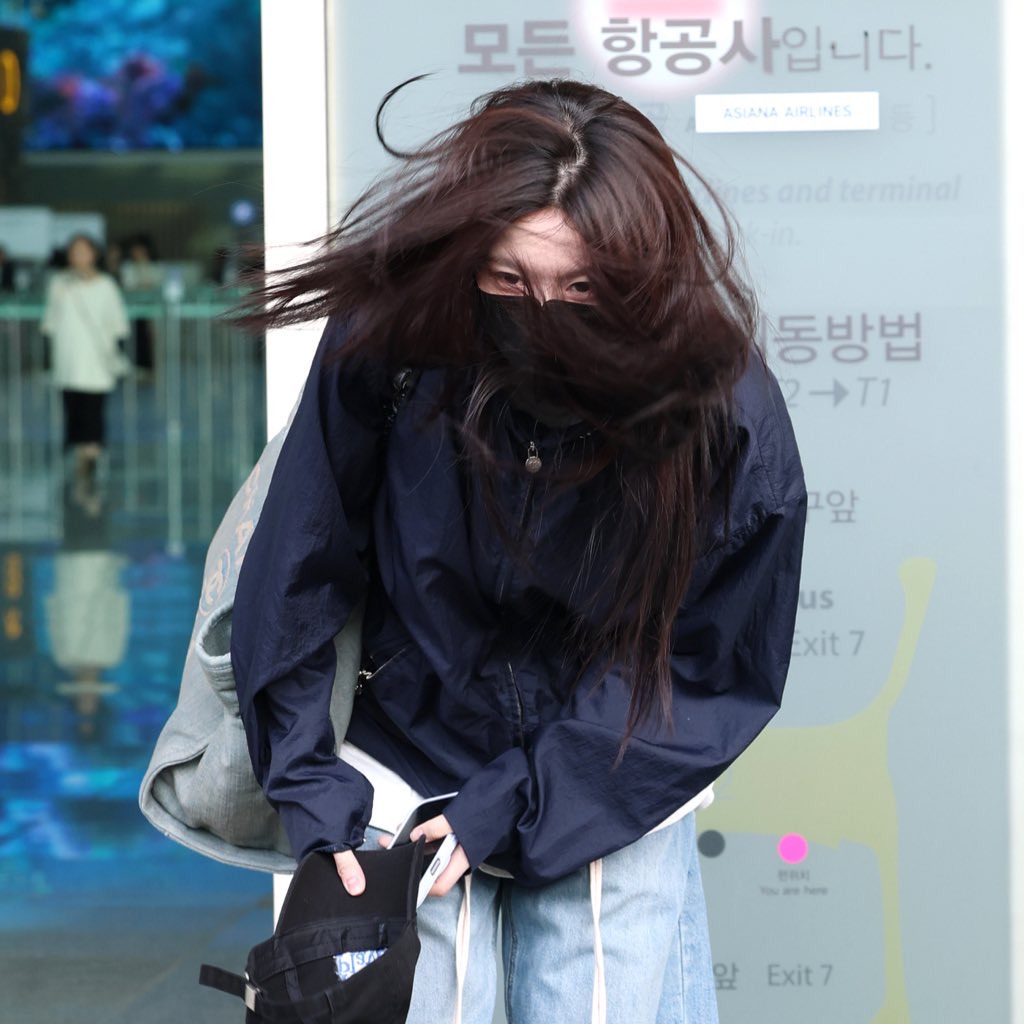 고윤정 공항 출입국.jpg | 인스티즈