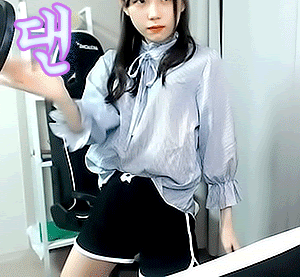 "이정재 씨, 레오나르도 디카프리오 같은 셀럽이 같이 사진 찍자고 하면 기분이 어때요?ㅎㅎ".JPG | 인스티즈