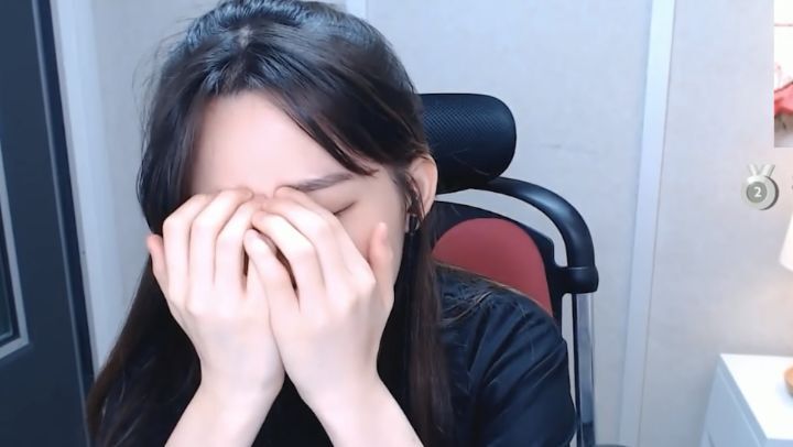 악플을 받고 슬퍼하는(?)우정잉.jpg | 인스티즈