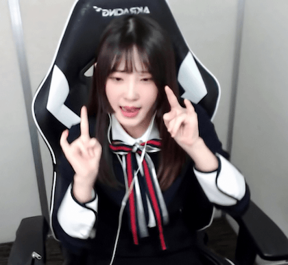 대학교 복학전 막방하고 있는 스트리머 루밍쨩.gif | 인스티즈