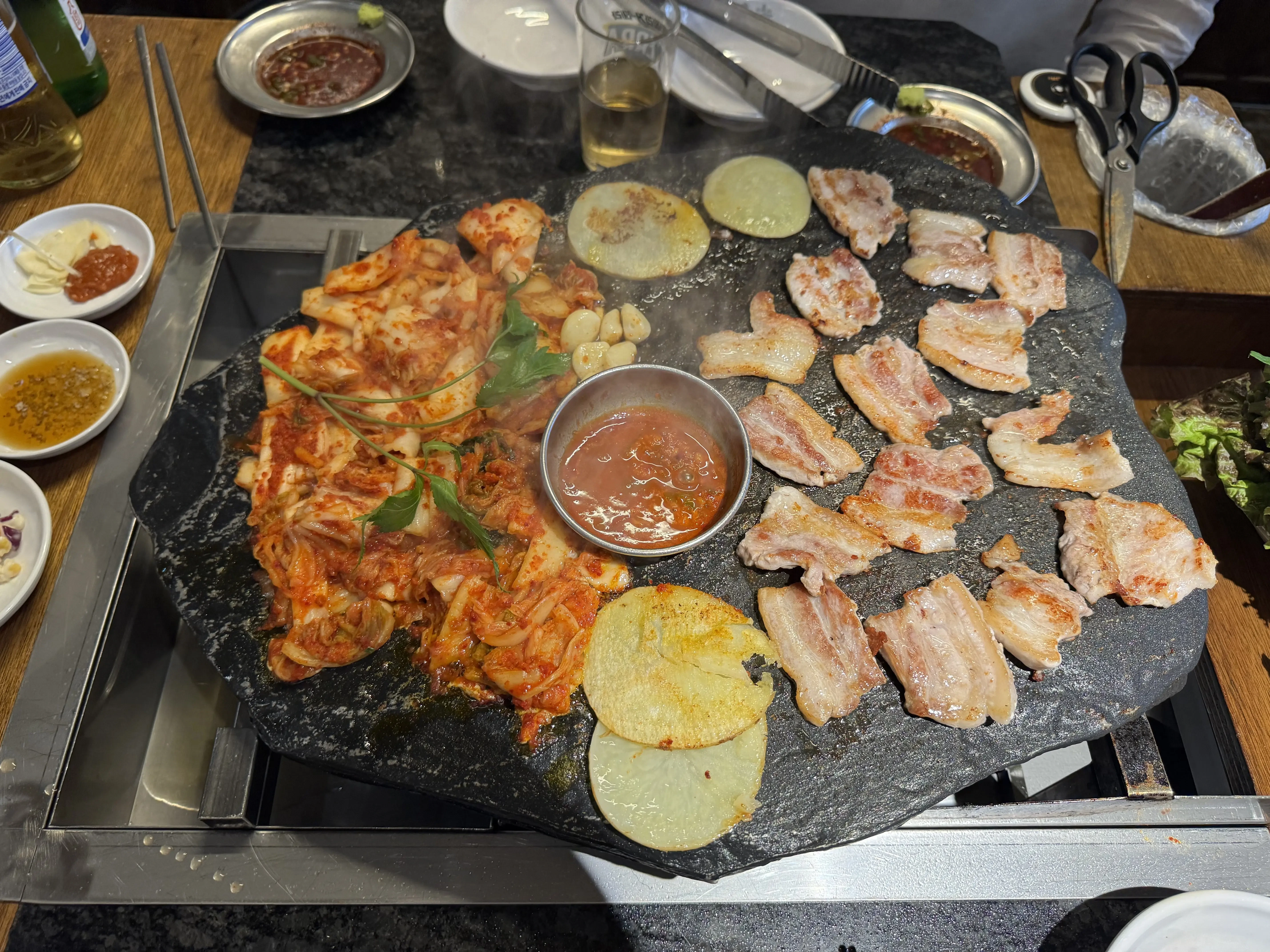 어느 돌판구이집 - ★ ··· 하프타임 - 樂soccer 어느 돌판구이집