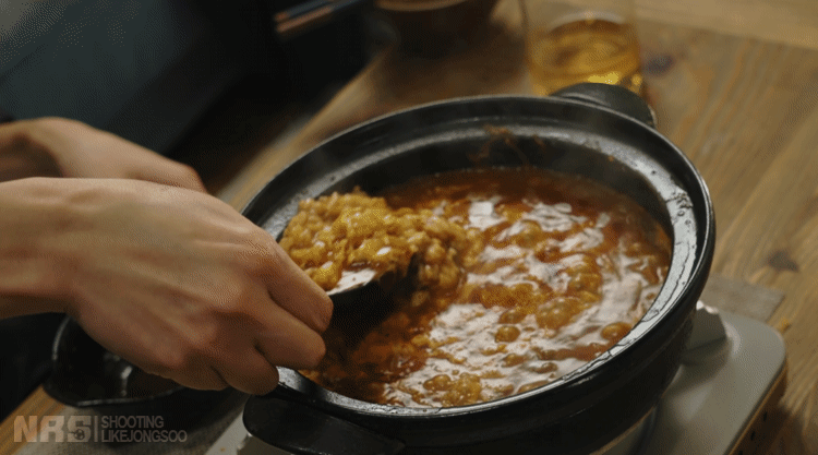 매운맛 중독자가 만드는 유케쟝 나베.gif | 인스티즈
