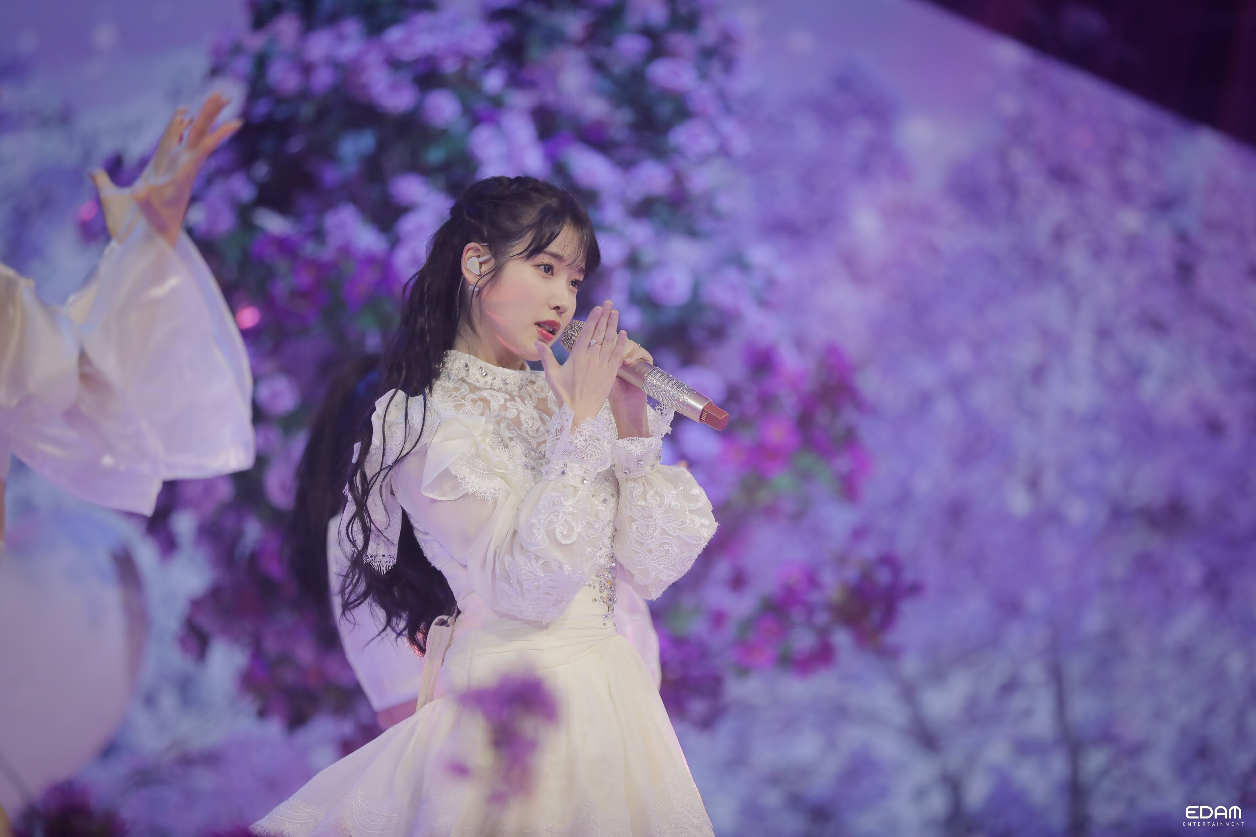 오늘뜬 아이유 사진 | 인스티즈