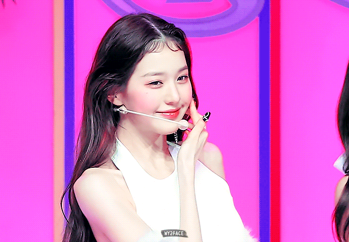 화려하게 예쁜 여자 아이돌 걸그룹 멤버들 .gif | 인스티즈