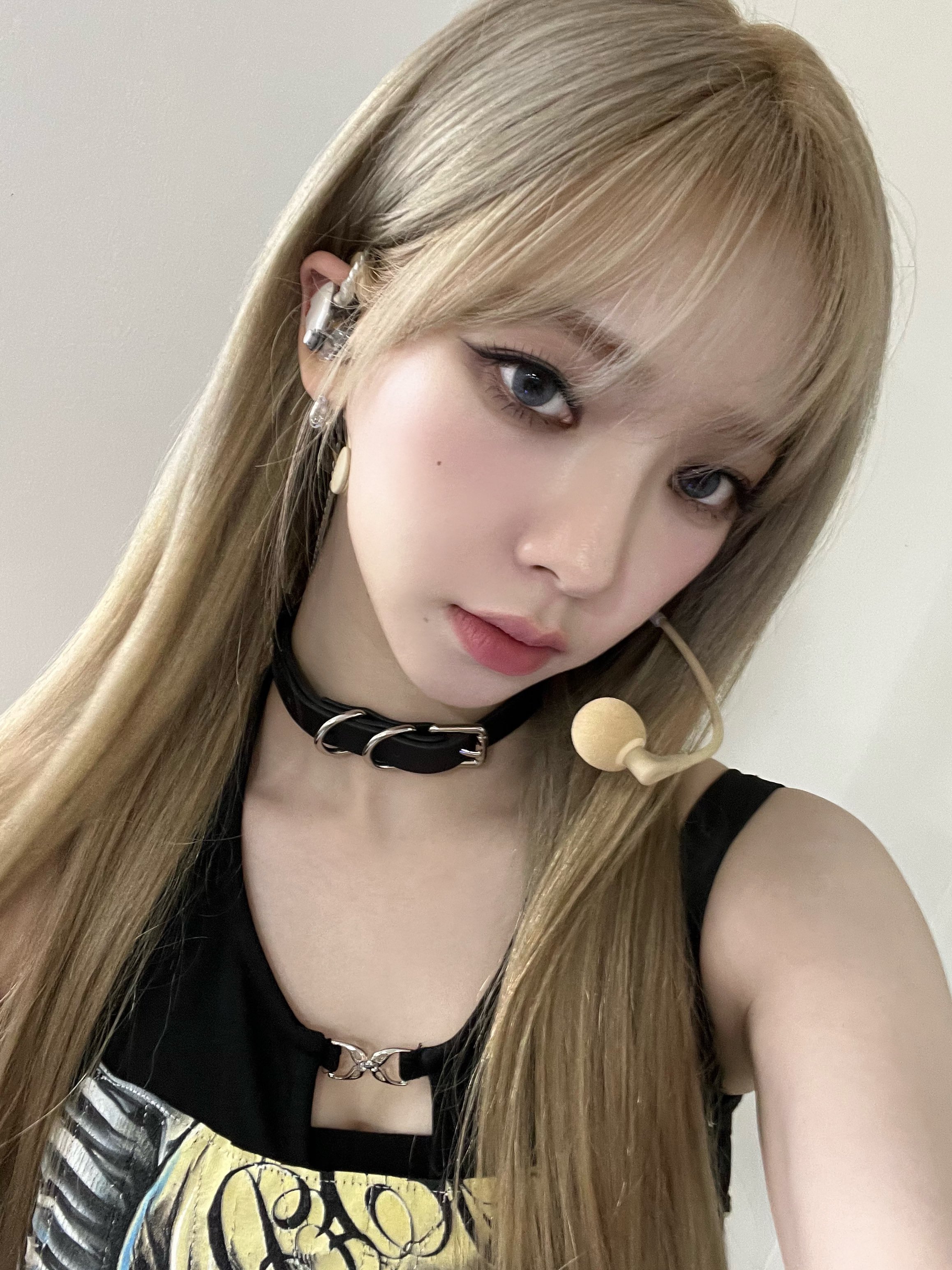 오늘자 에스파 공식인스타 생일케익 받은 카리나.jpg | 인스티즈